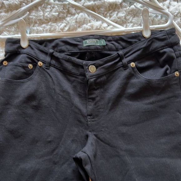 Roots black 5 pocket stretch denim made of 67% tencel, 29% nylon 4% spandex - Picture 3 of 5